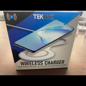 Wireless charging station